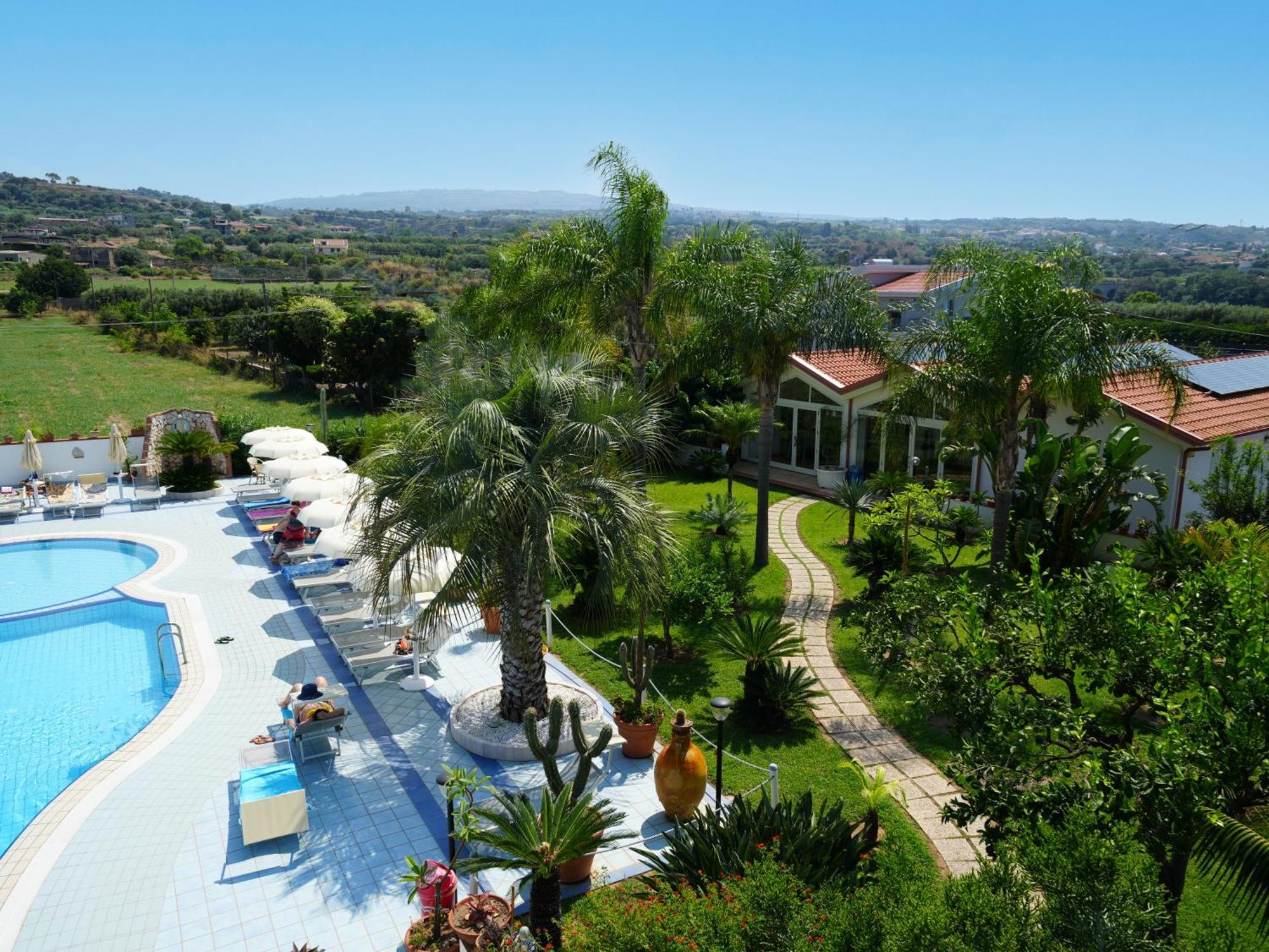 Hotel Damanse Santa Domenica  Exterior photo